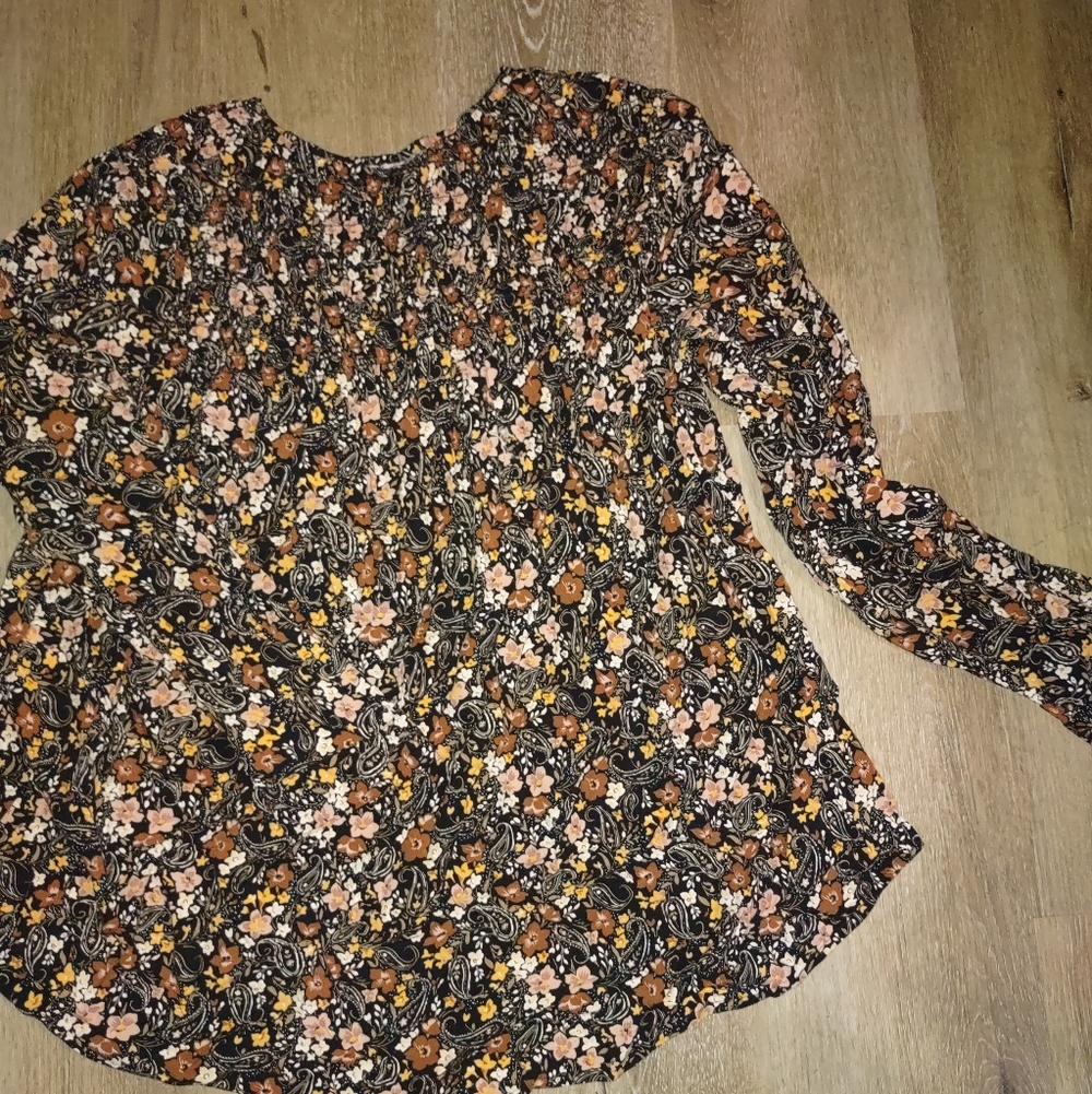 Source Unknown Black Floral Paisley Long Sleeve Top with Brown & Pink Accents